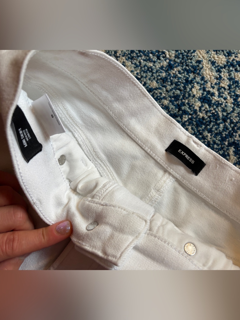 Express white denim mini skirt | size 6 | worn once | like new - Picture 3 of 3